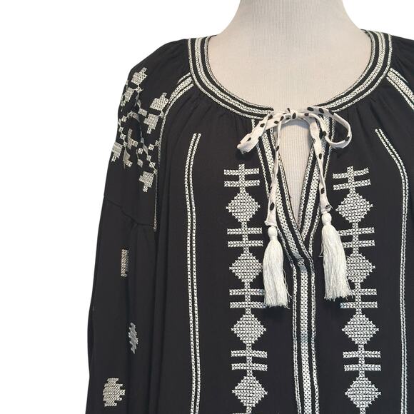 John Mark Tasseled Peasant Top Womens Size 1X Black White Cross Stitch Boho - Picture 3 of 11